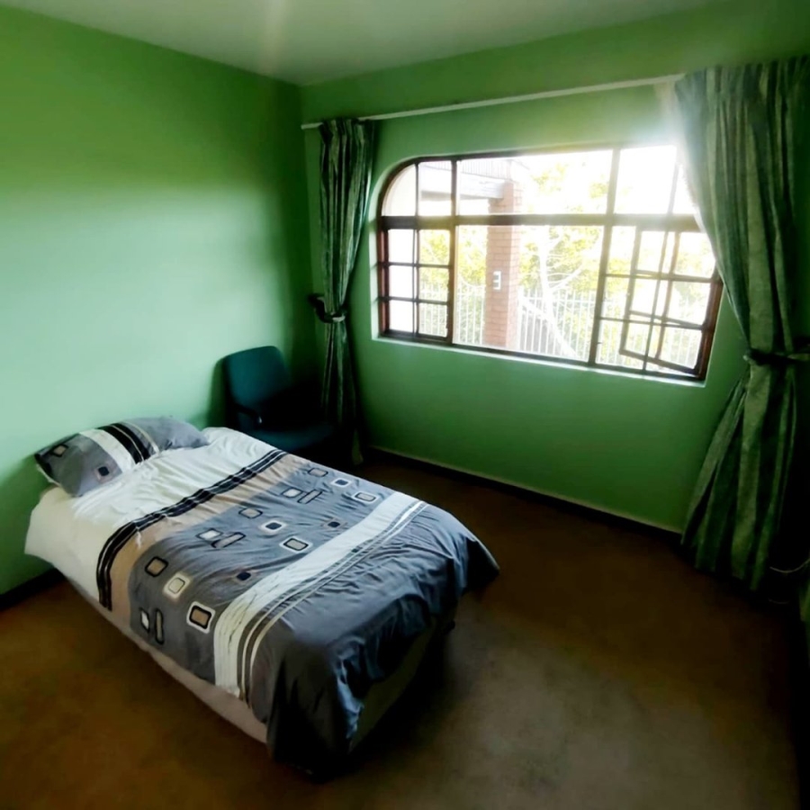 6 Bedroom Property for Sale in Baysville Eastern Cape